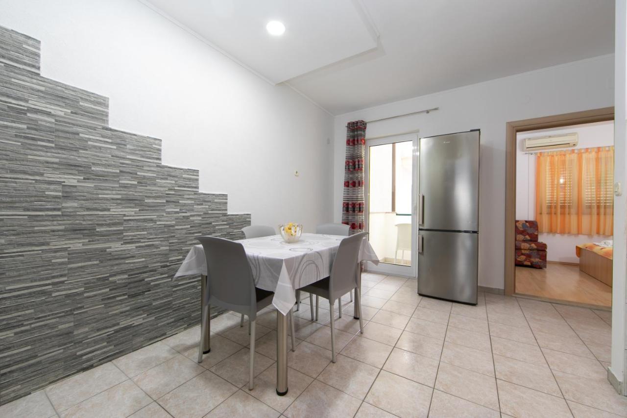 Apartments Maja Tucepi Ngoại thất bức ảnh